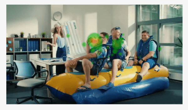 Зарплату на MORE и невесомая рассрочка: лучшая реклама банков по версии Нейровизора