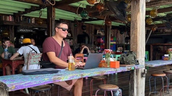 
                    На острие “Отаку”: Простой способ построить многомиллионный нишевой бизнес            