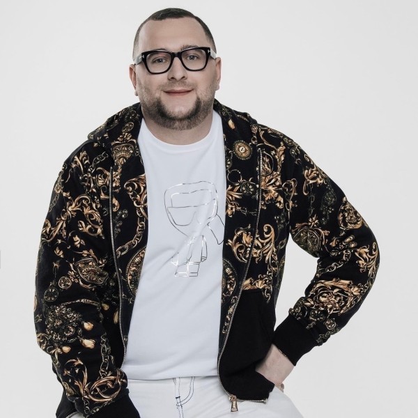 Как фамильный оконный бренд стал знаком качества и надежности: история компании «Оконный Бутик Виталия Хрусталева»
Как фамильный оконный бренд стал знаком качества и надежности: история компании «Оконный Бутик Виталия Хрусталева»