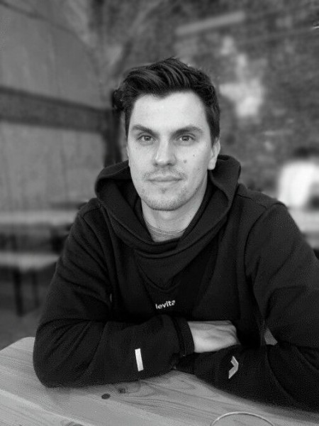 
                    Как правильно «вшивать» ключевой запрос во внешнюю ссылку на Wildberries? Изменяем статистику топ 10 по инструкции            