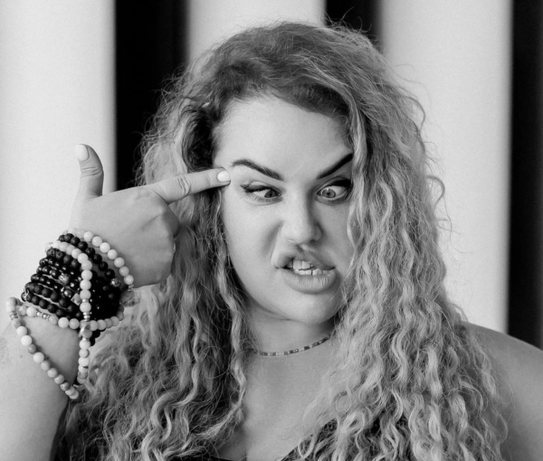 «Дикпик не скинул, и ладно». Топ-менеджер горячо комментирует холодные попытки продать ему услуги в мессенджерах
«Дикпик не скинул, и ладно». Топ-менеджер горячо комментирует холодные попытки продать ему услуги в мессенджерах