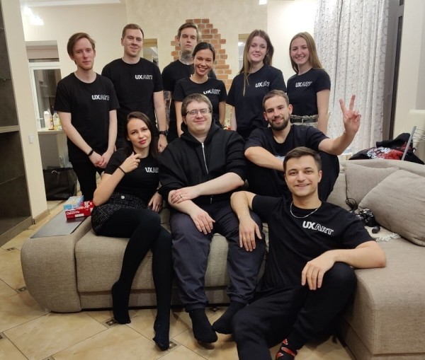 
                    Ложится в 5 утра, сам пиарит свое агентство и управляет им, пишет музыку и не выгорает. Как? Интервью с CEO UXART            